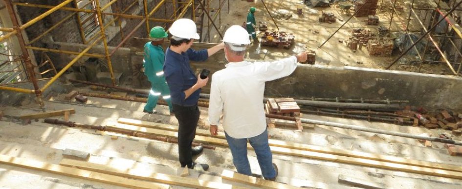 engineer and project manager on a construction jobsite; Photo credit: Mark Potterton, Unsplash